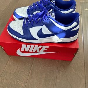 Nike Dunk Low Retro - White and University Red